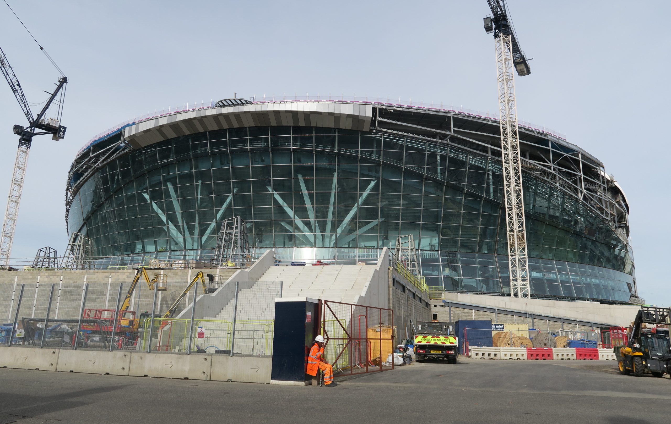 Tottenham_Hotspur_Stadium_UnderConstruction